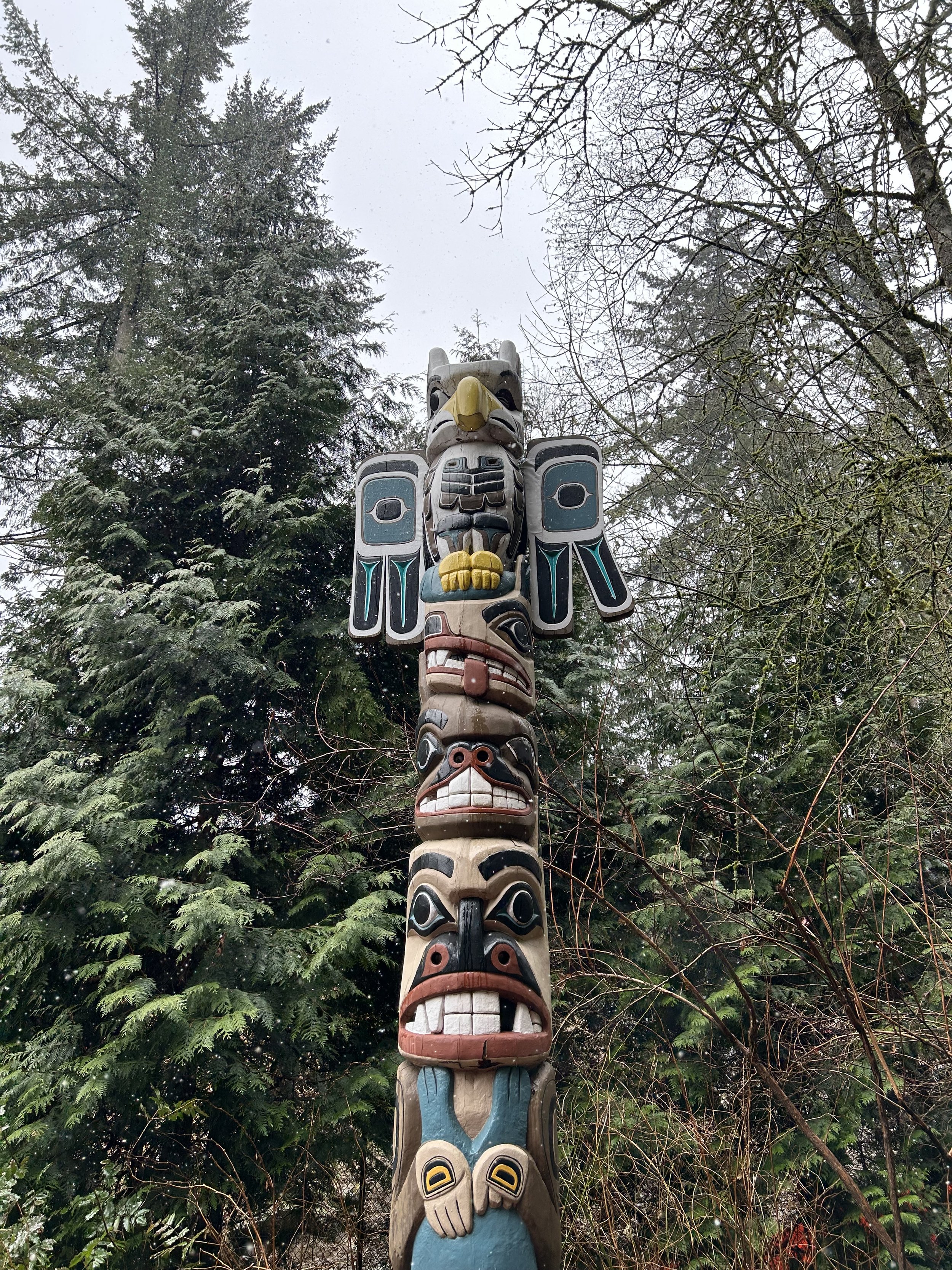 totem pole pacific northwest portland oregon zoo